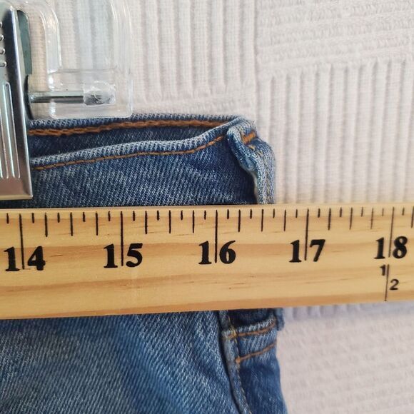 Levis 501 T Jeans Womens 32 Tapered Leg Button Fly 100%‎ Cotton 32x29 - Picture 6 of 10